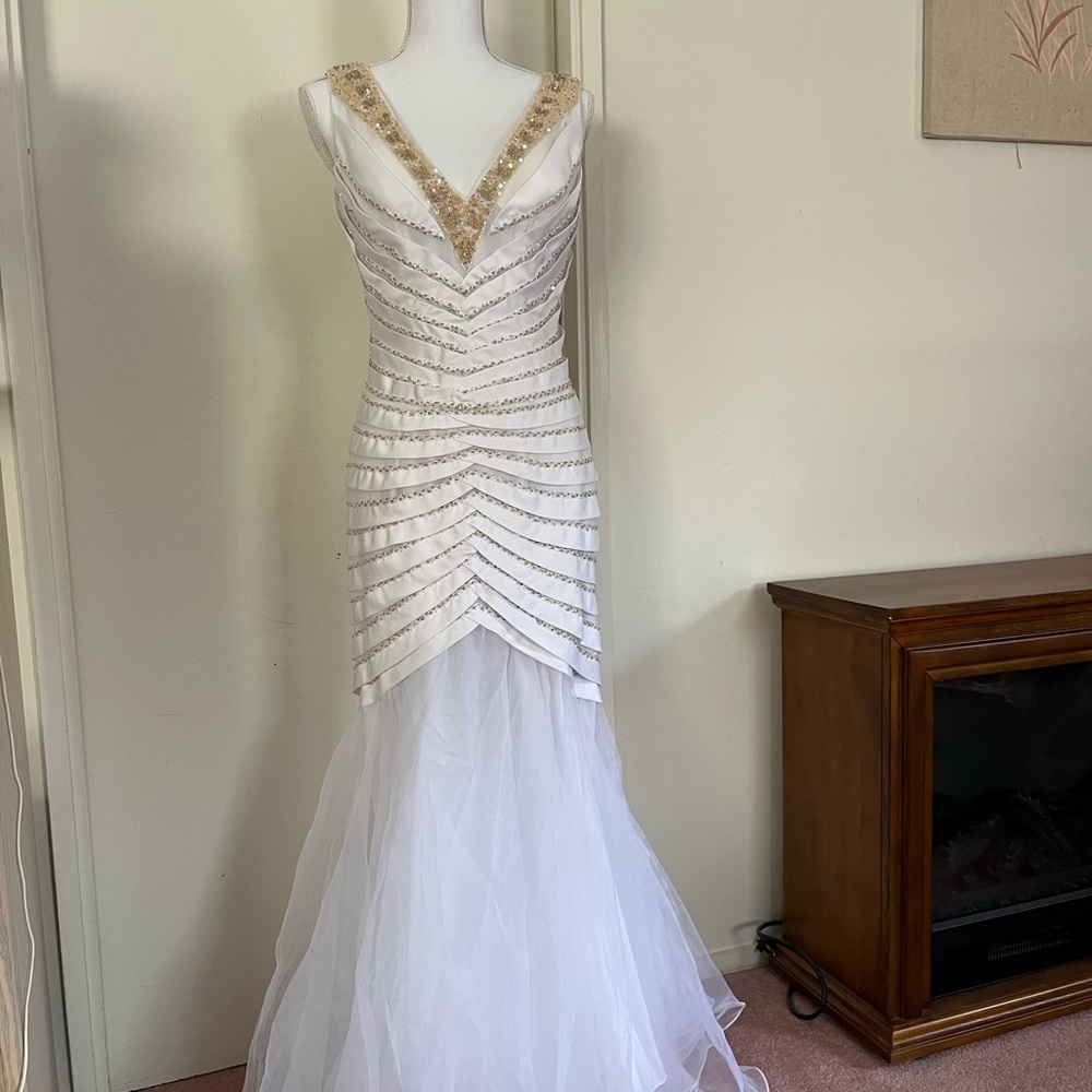 White Elegant evening dress